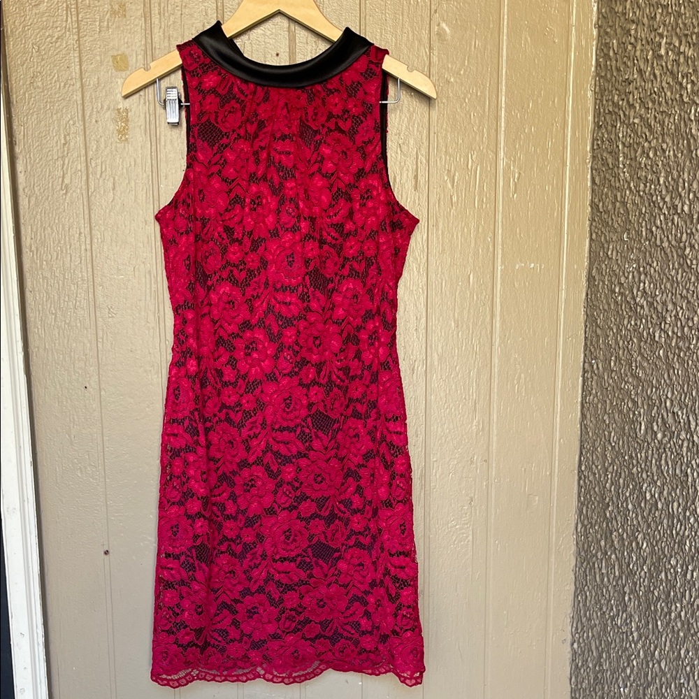 White House Black Market  SL sheath Red Lace Dress size 8